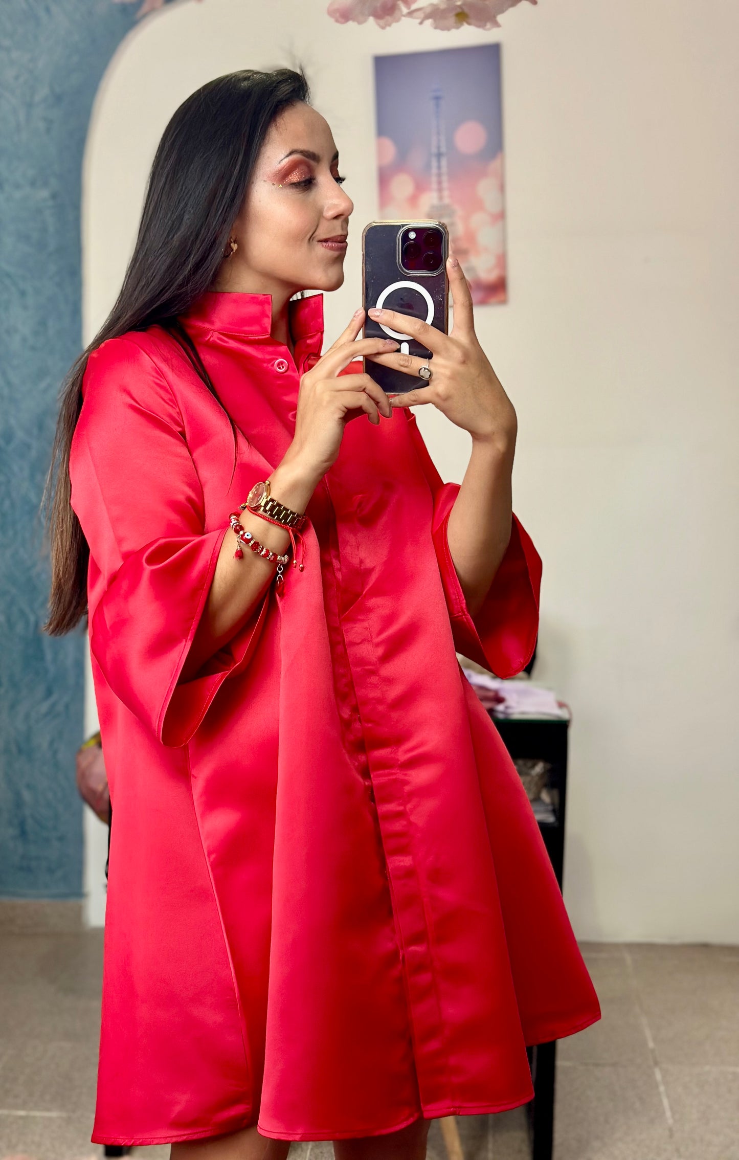 Vestido corte A con manga de campana satinado