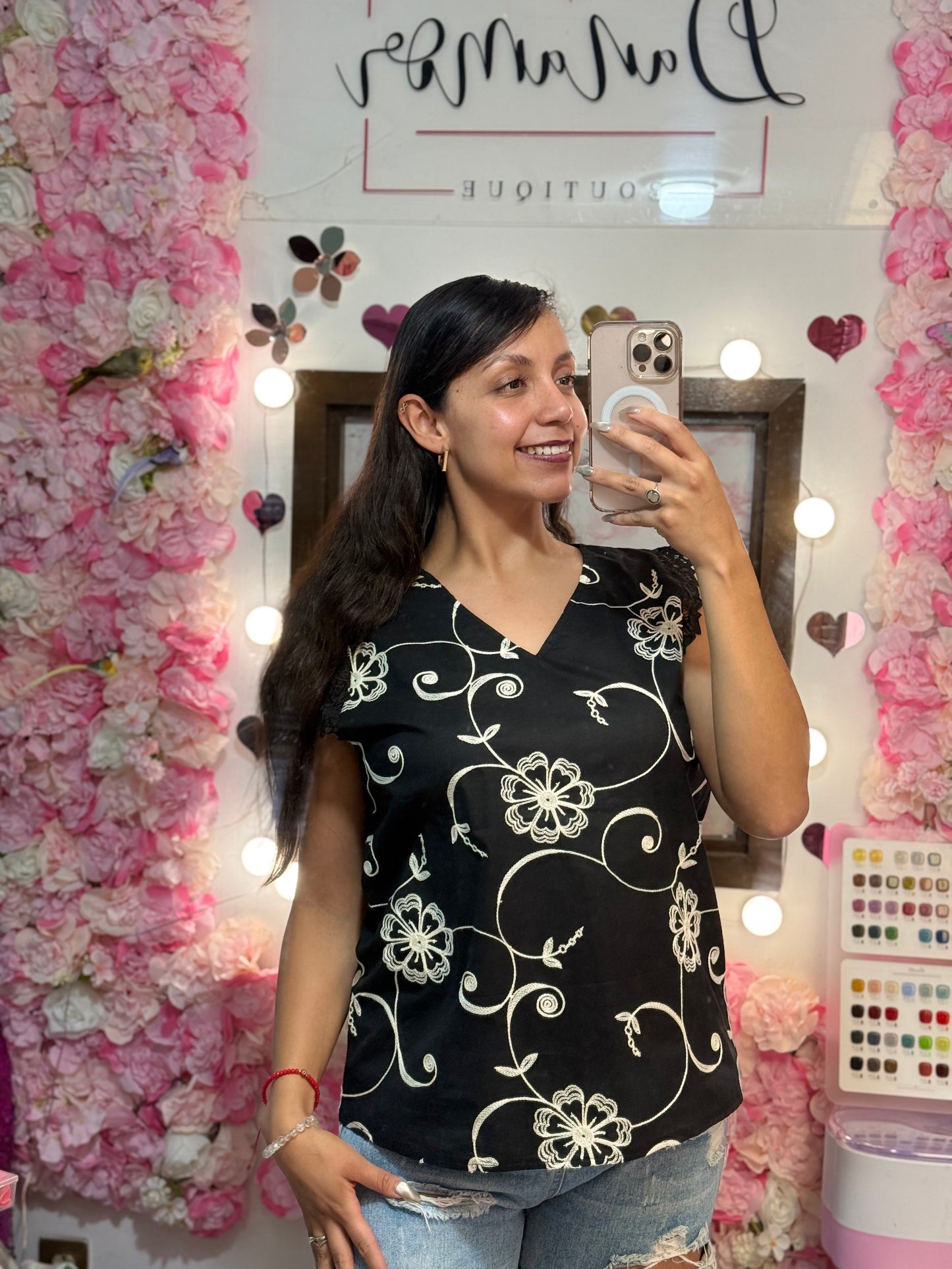 Blusa bordada sin mangas