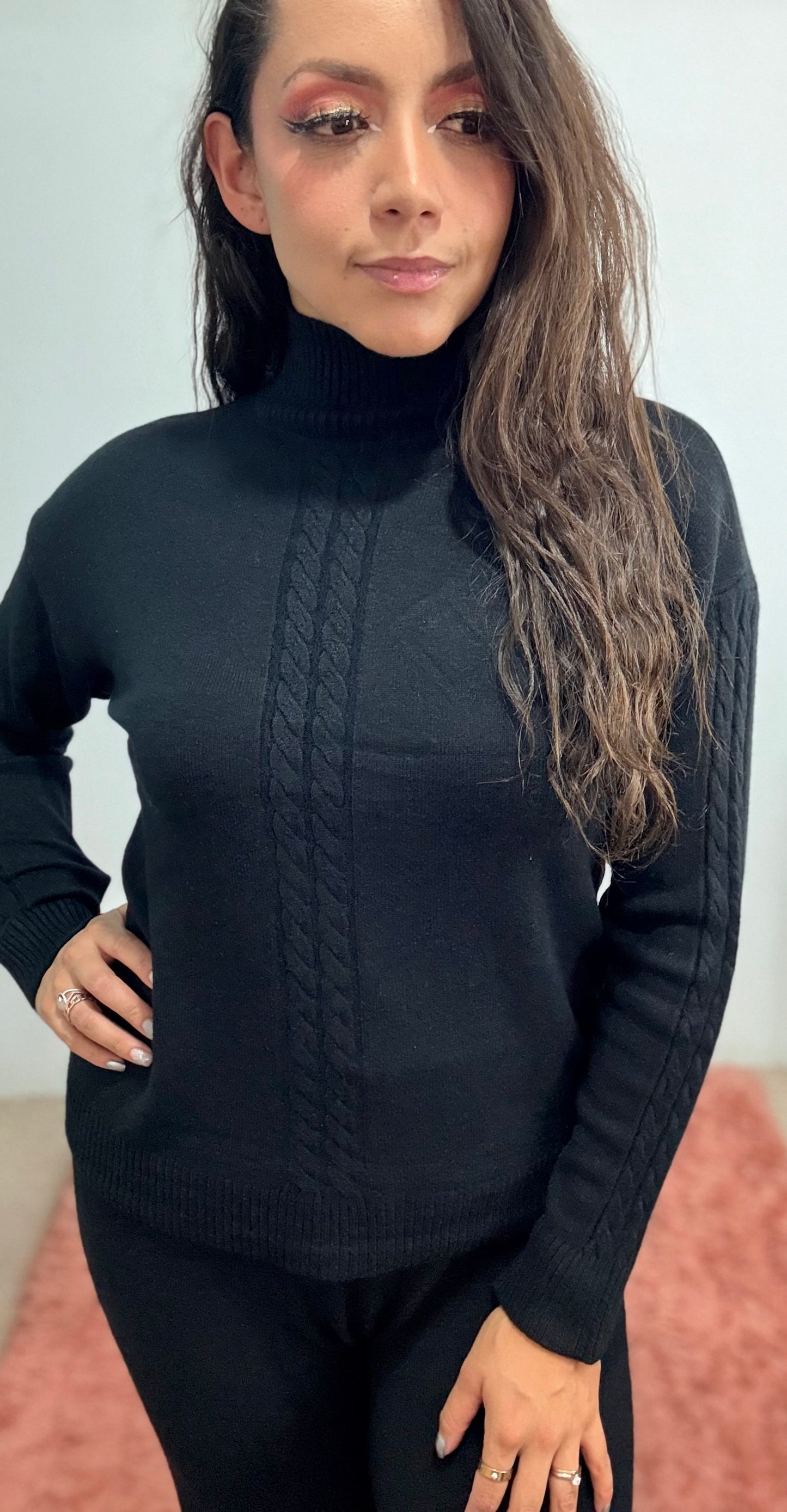 Conjunto suéter y pantalón negro