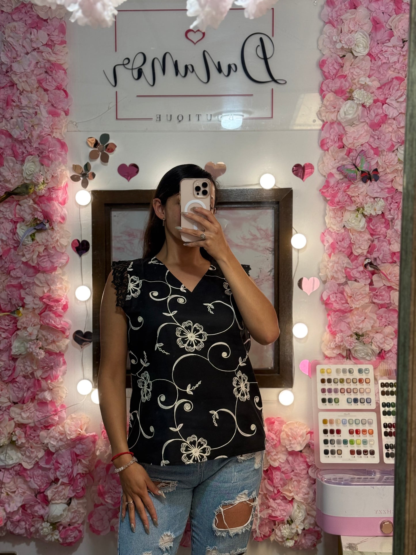 Blusa bordada sin mangas