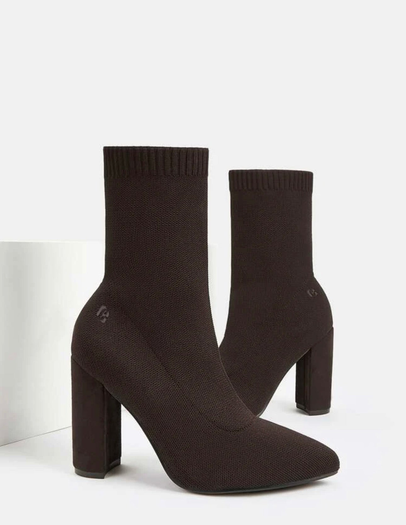 Botines elásticos de tacón