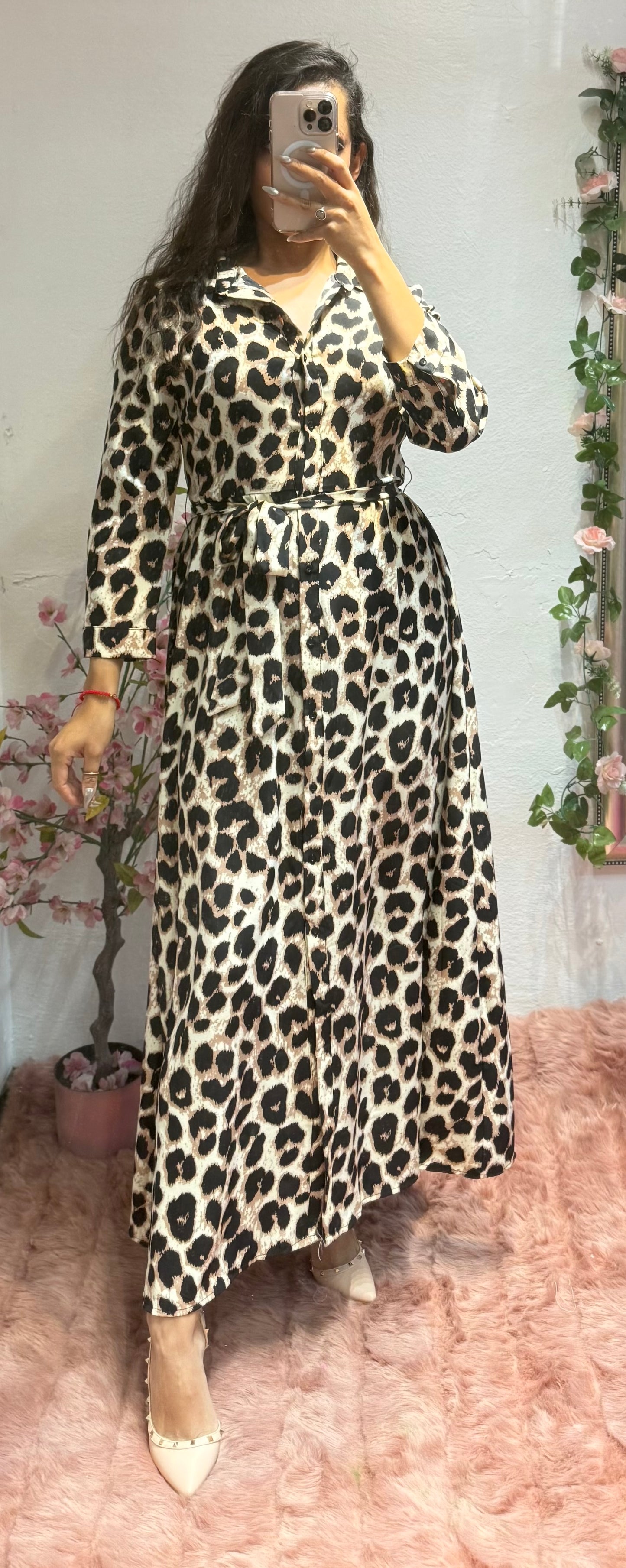 Vestido largo manga larga camisero con cinta estampado animal print