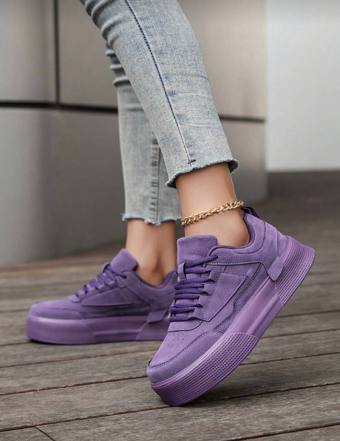 Tenis piel de durazno suela gruesa