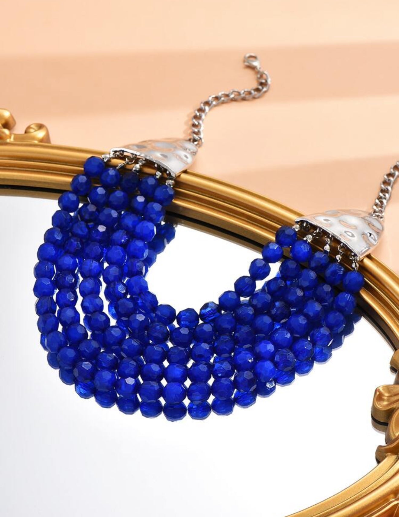 Collar de cadena con piedras azules