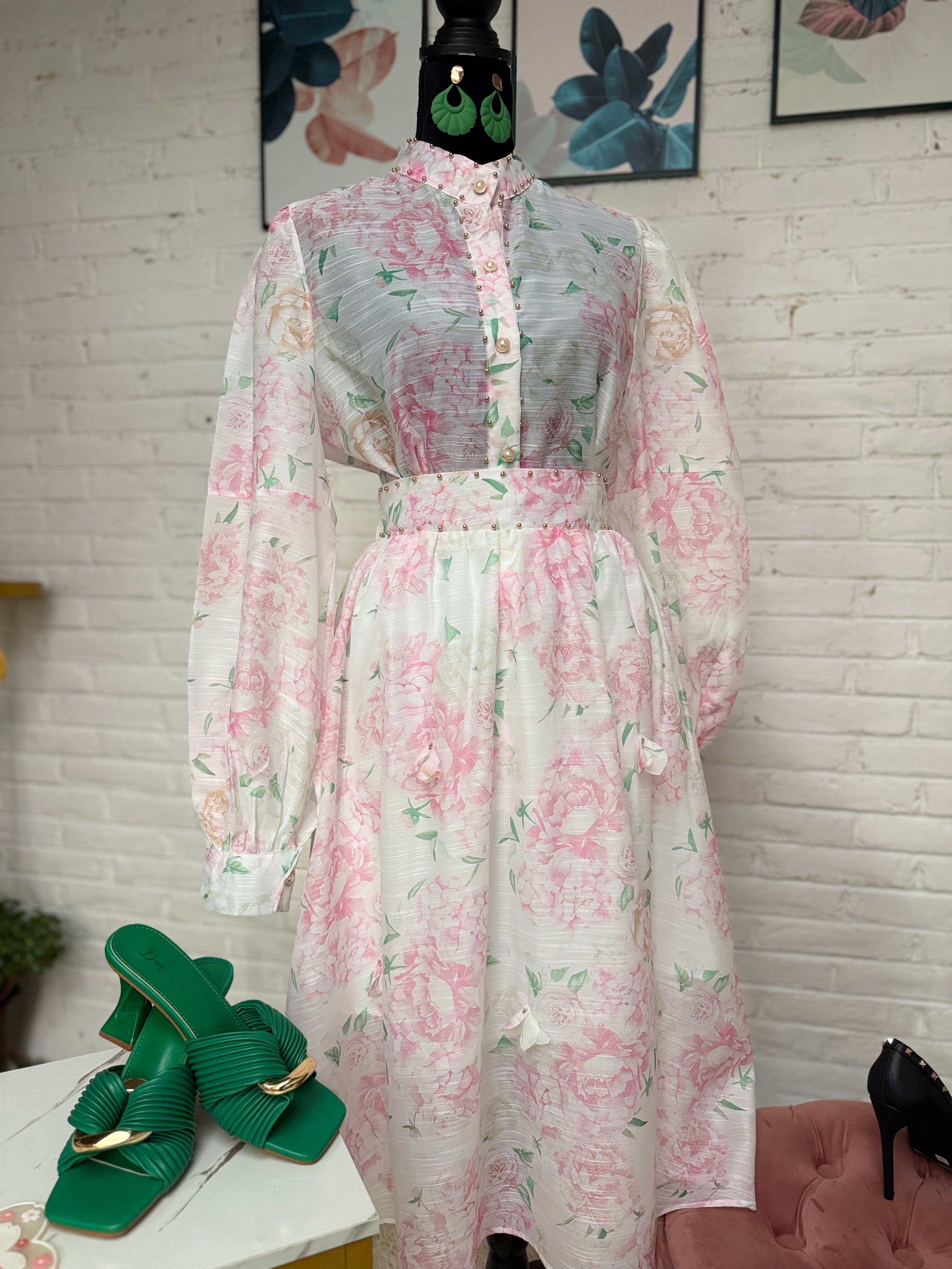 Conjunto floral blusa con falda