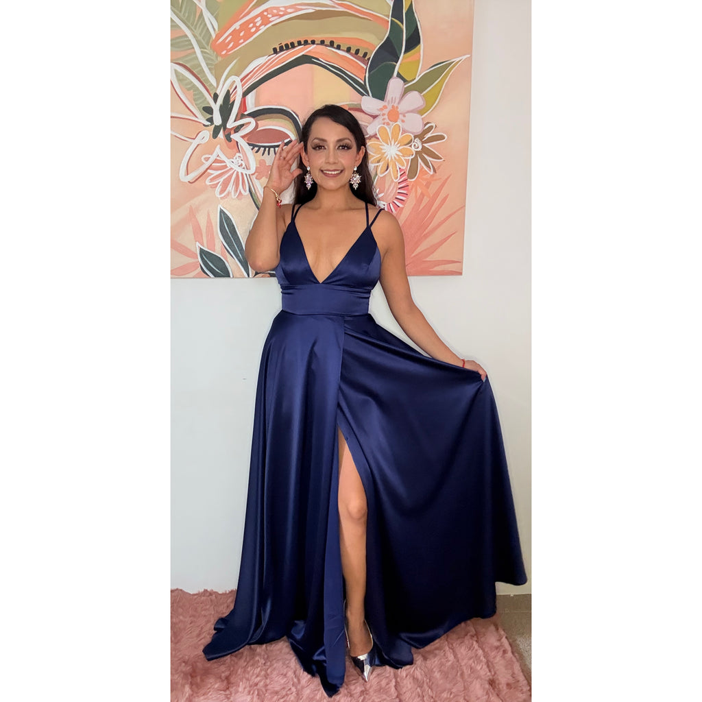 Vestido largo de tirantes  escote v con abierta en pierna