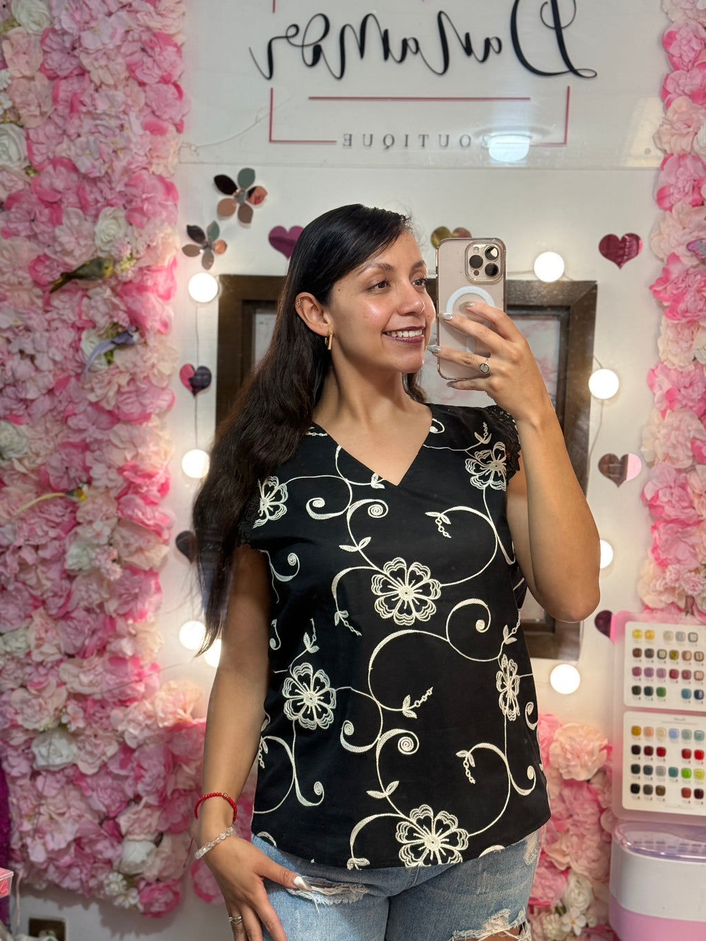 Blusa bordada sin mangas