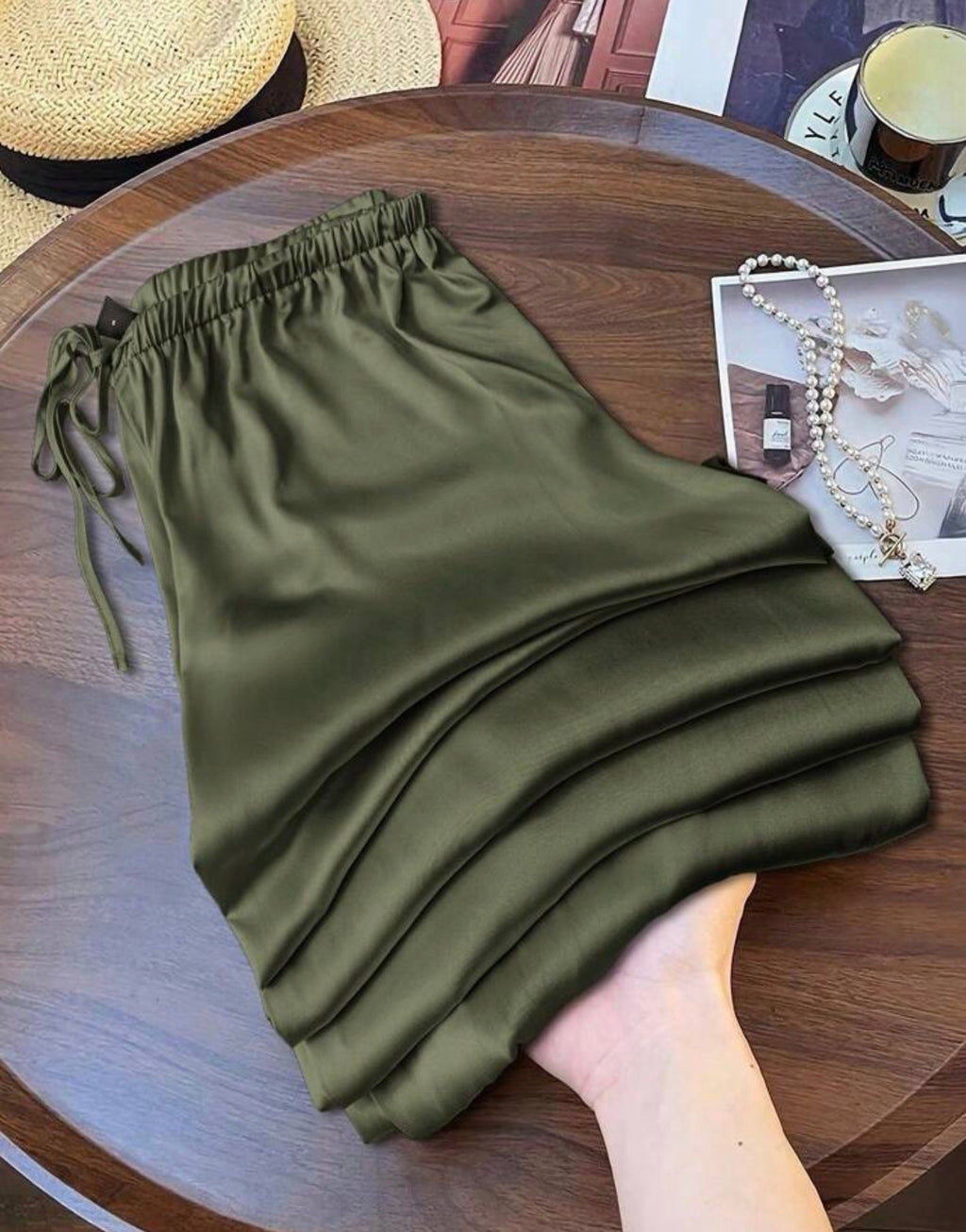 Pantalón satín de resorte en cintura