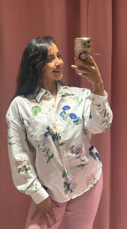 Blusa blanca flores