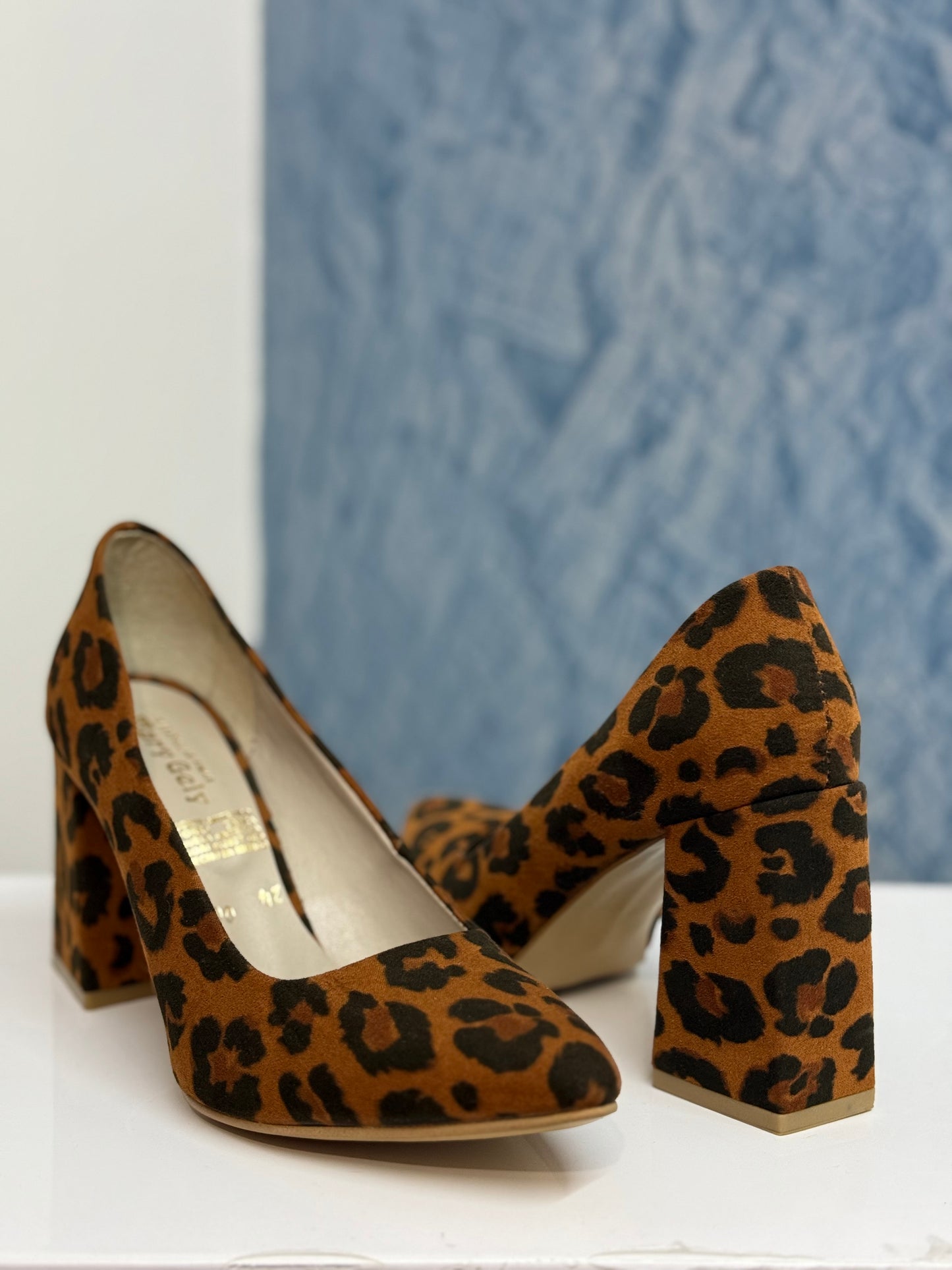 Stilletos tacón ancho animal print