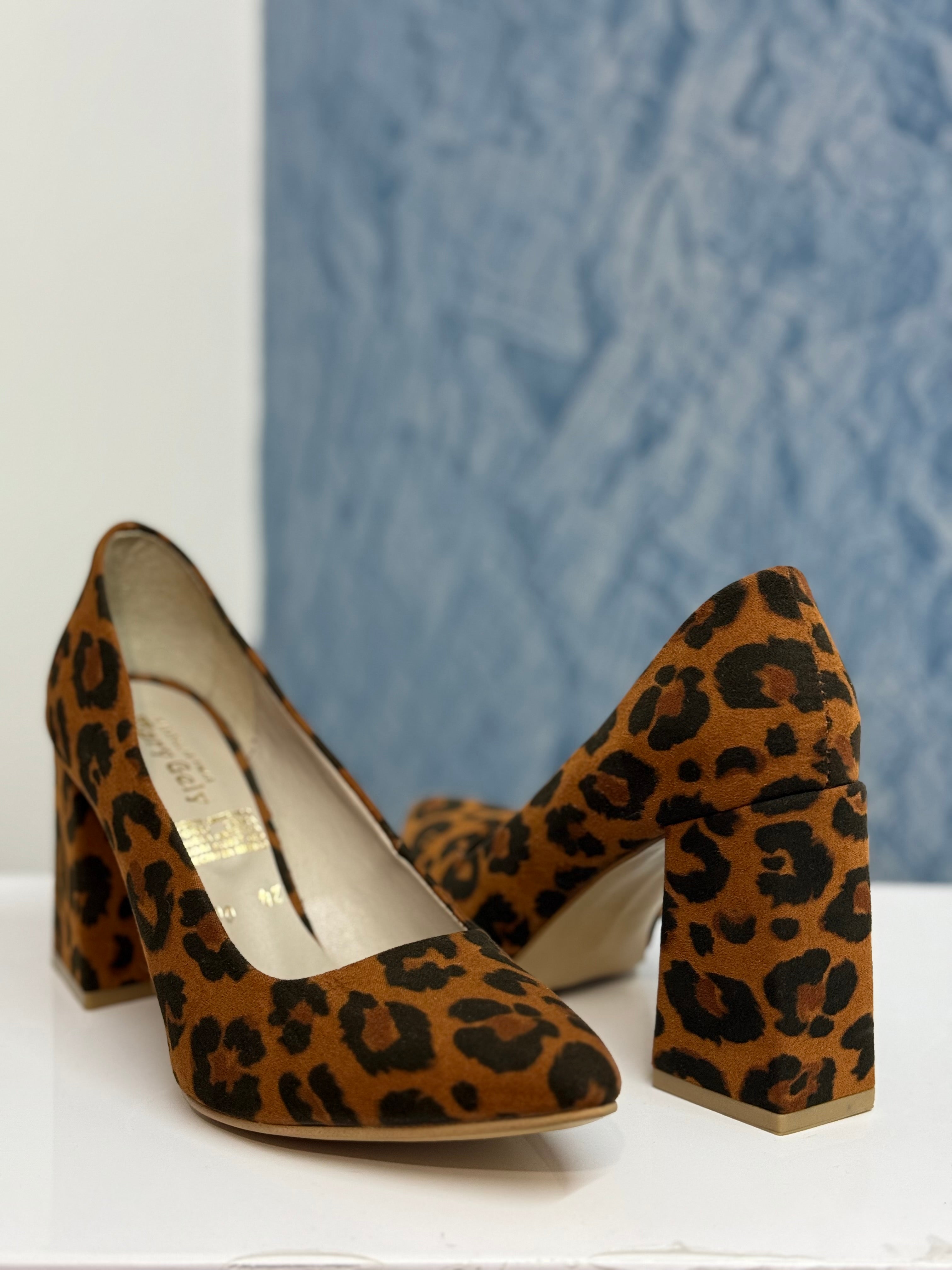 Zapatilla tacón ancho animal print