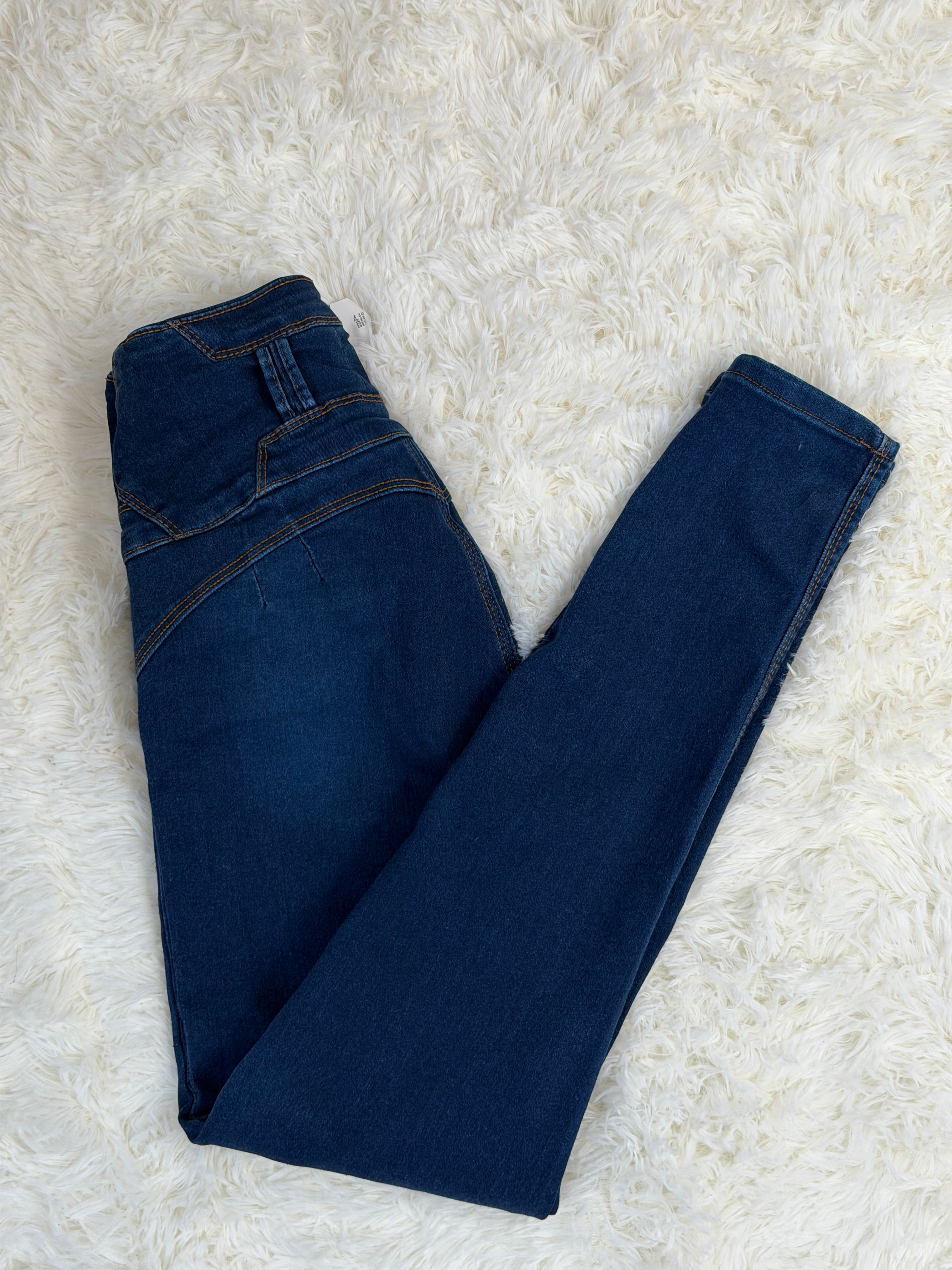 Jeans corte colombiano tiro alto sin bolsa