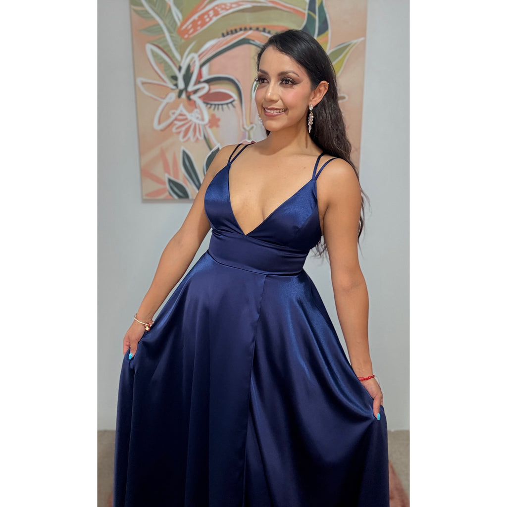 Vestido largo de tirantes  escote v con abierta en pierna