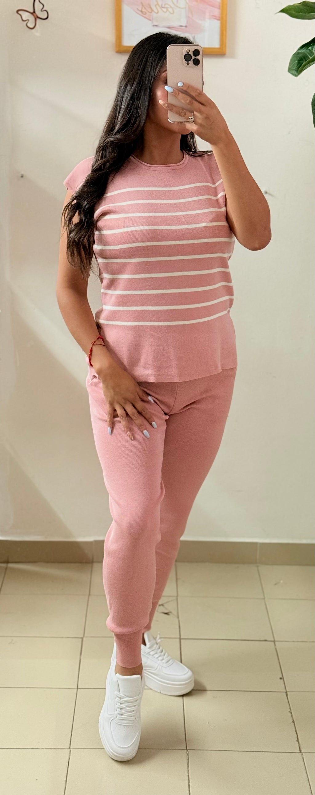 Conjunto chaleco con rayas y pantalón bolsas