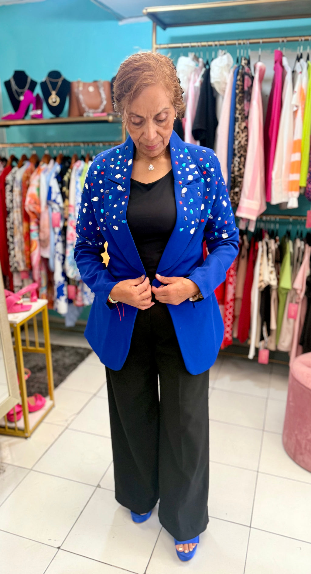 Elegante blazer con pedrería