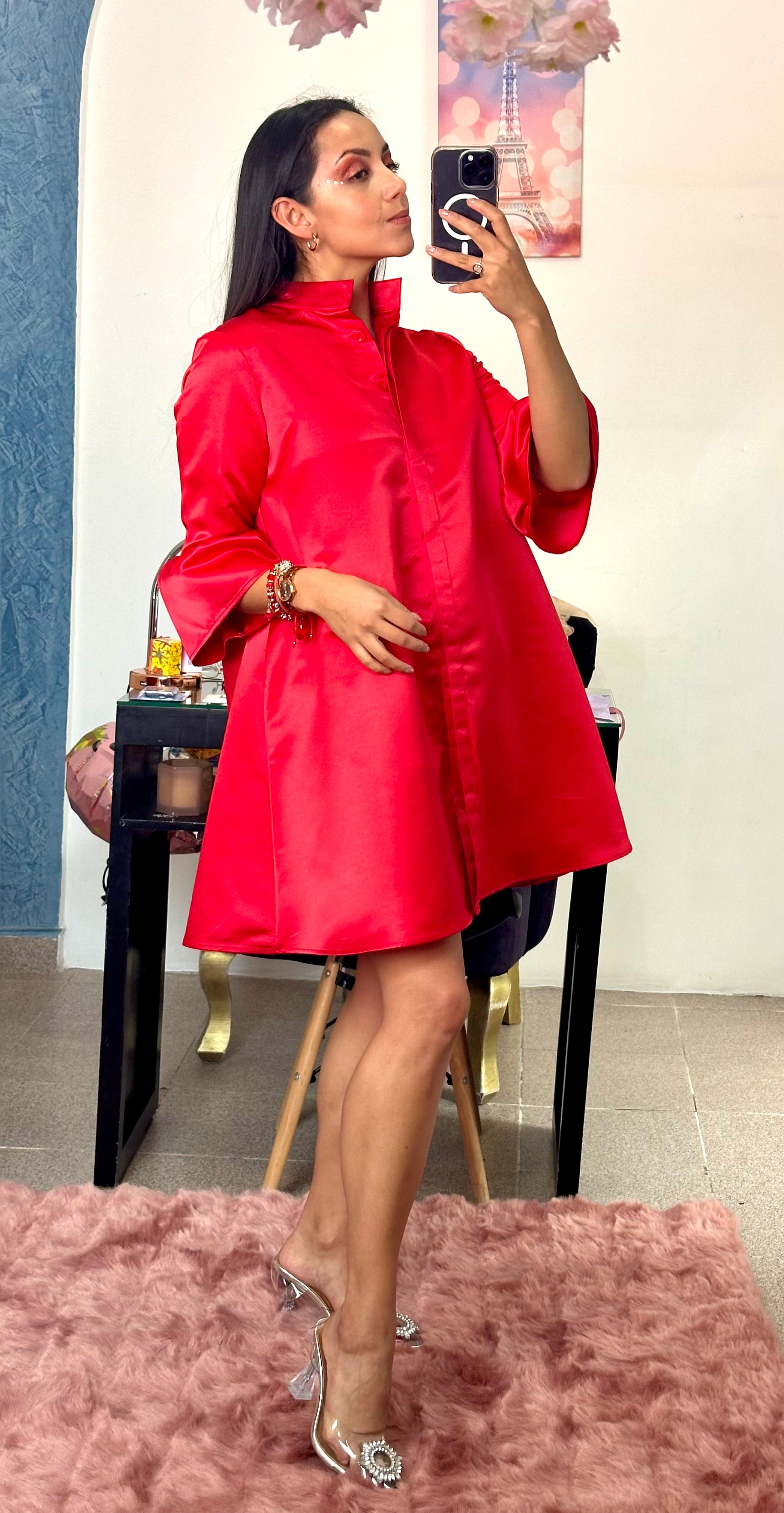 Vestido corto camisero corte a manga 3/4 satinado estilo camisero