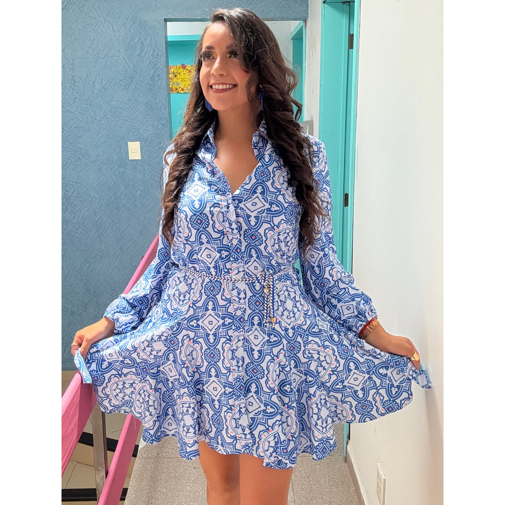 Vestido corto camisero manga larga con cinta de vuelo estampado Talavera