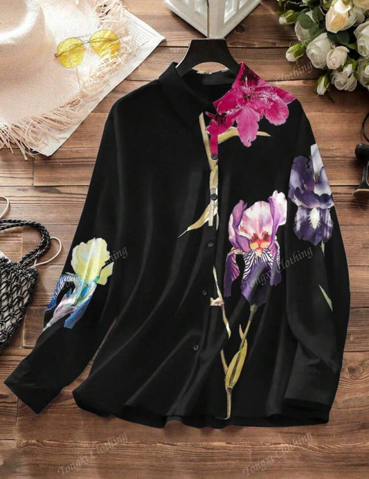 Blusa negra con flores