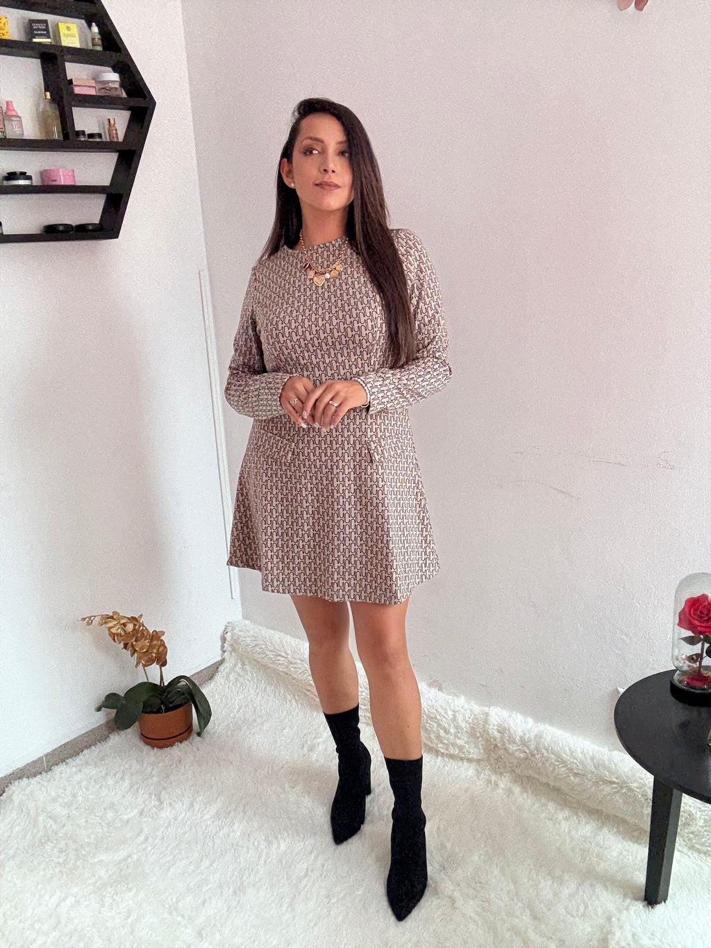 Vestido corto manga larga con bolsa simulada estampado vintage