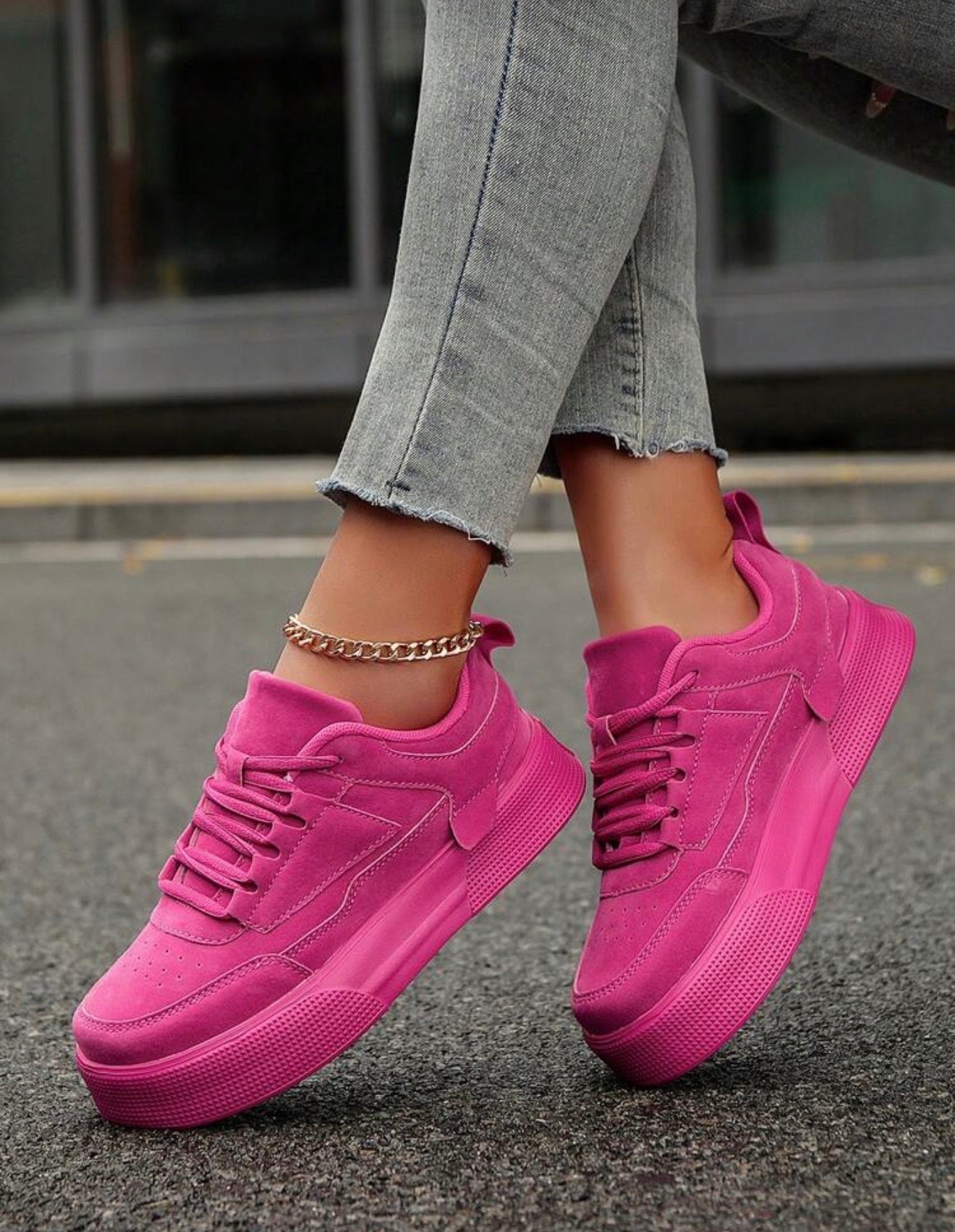 Tenis piel de durazno suela gruesa