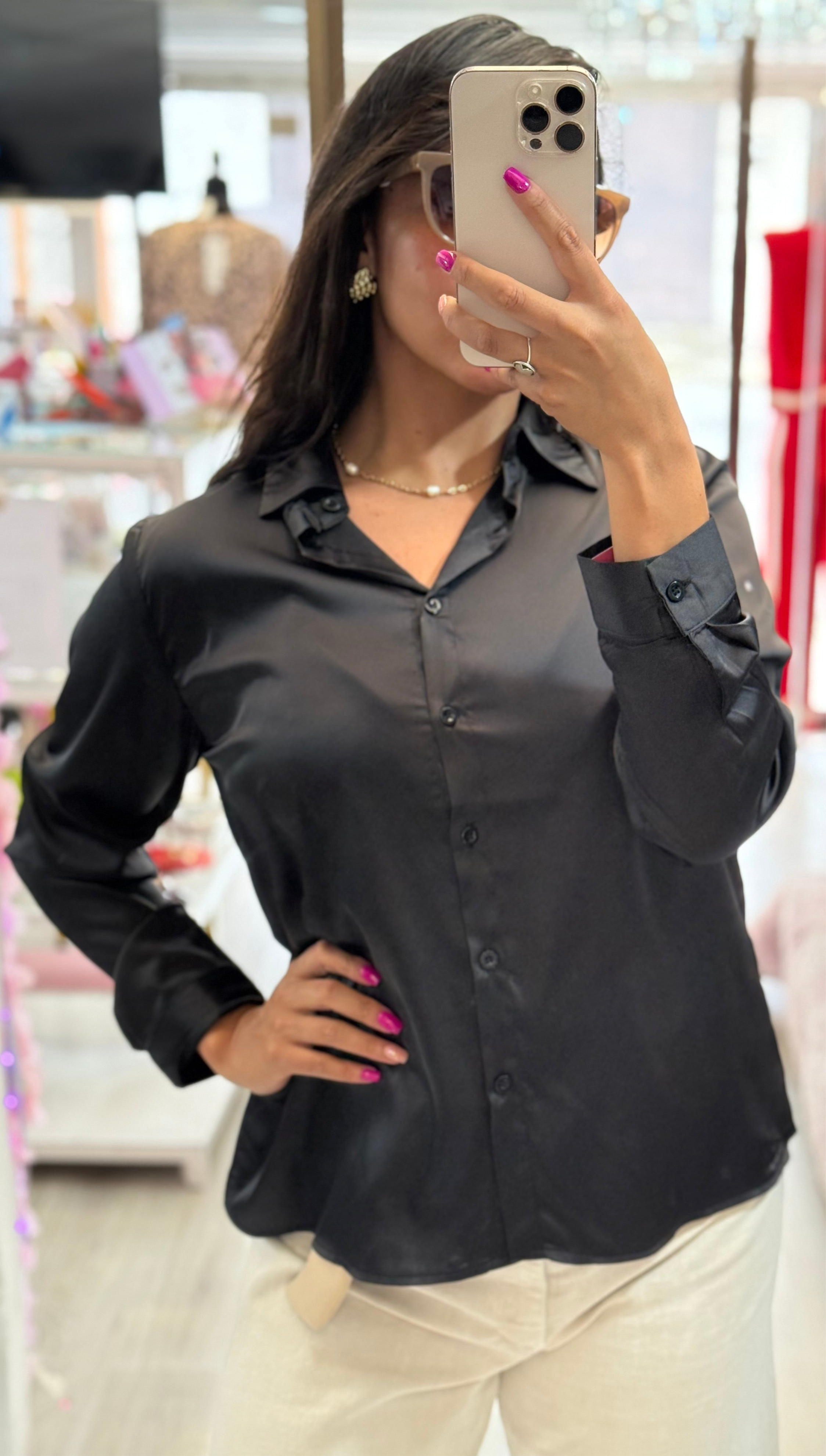 Blusa satinada elegante