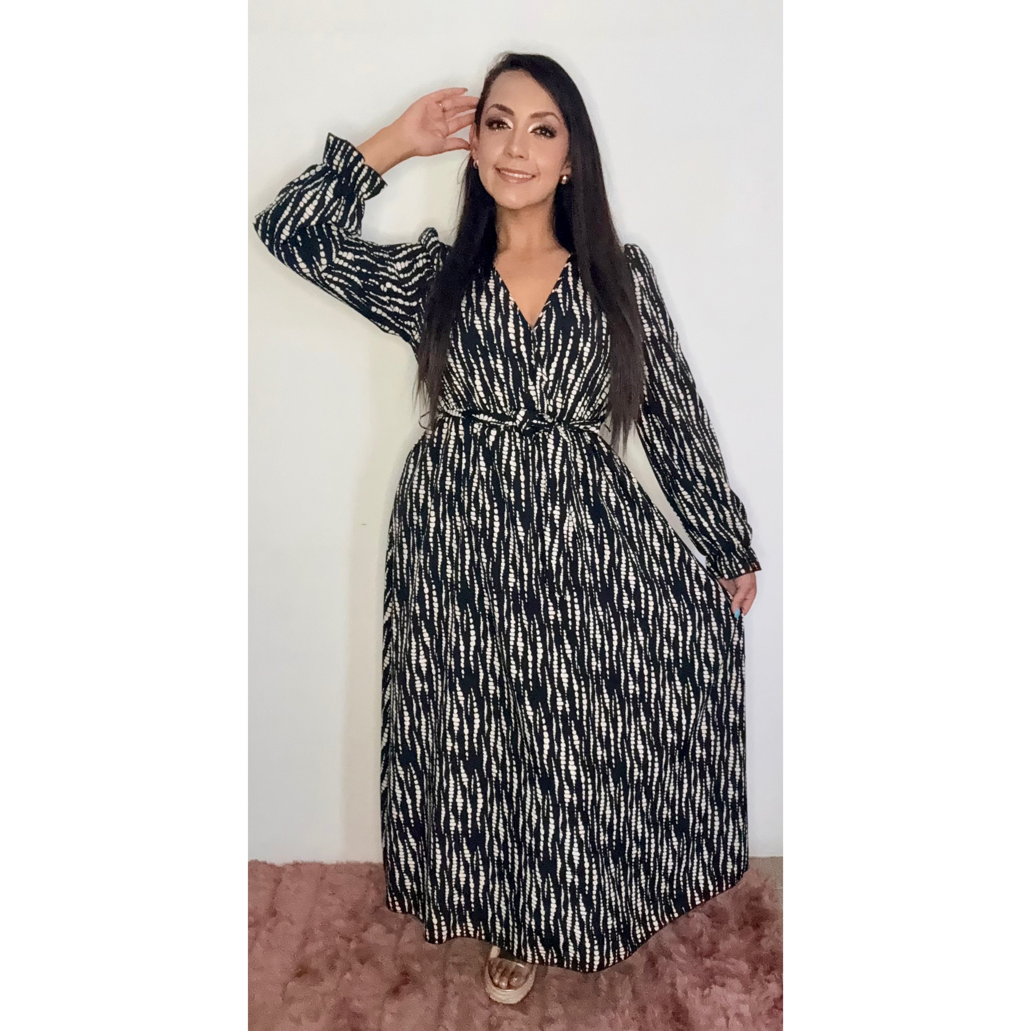 Vestido largo de manga larga con cinta en cintura