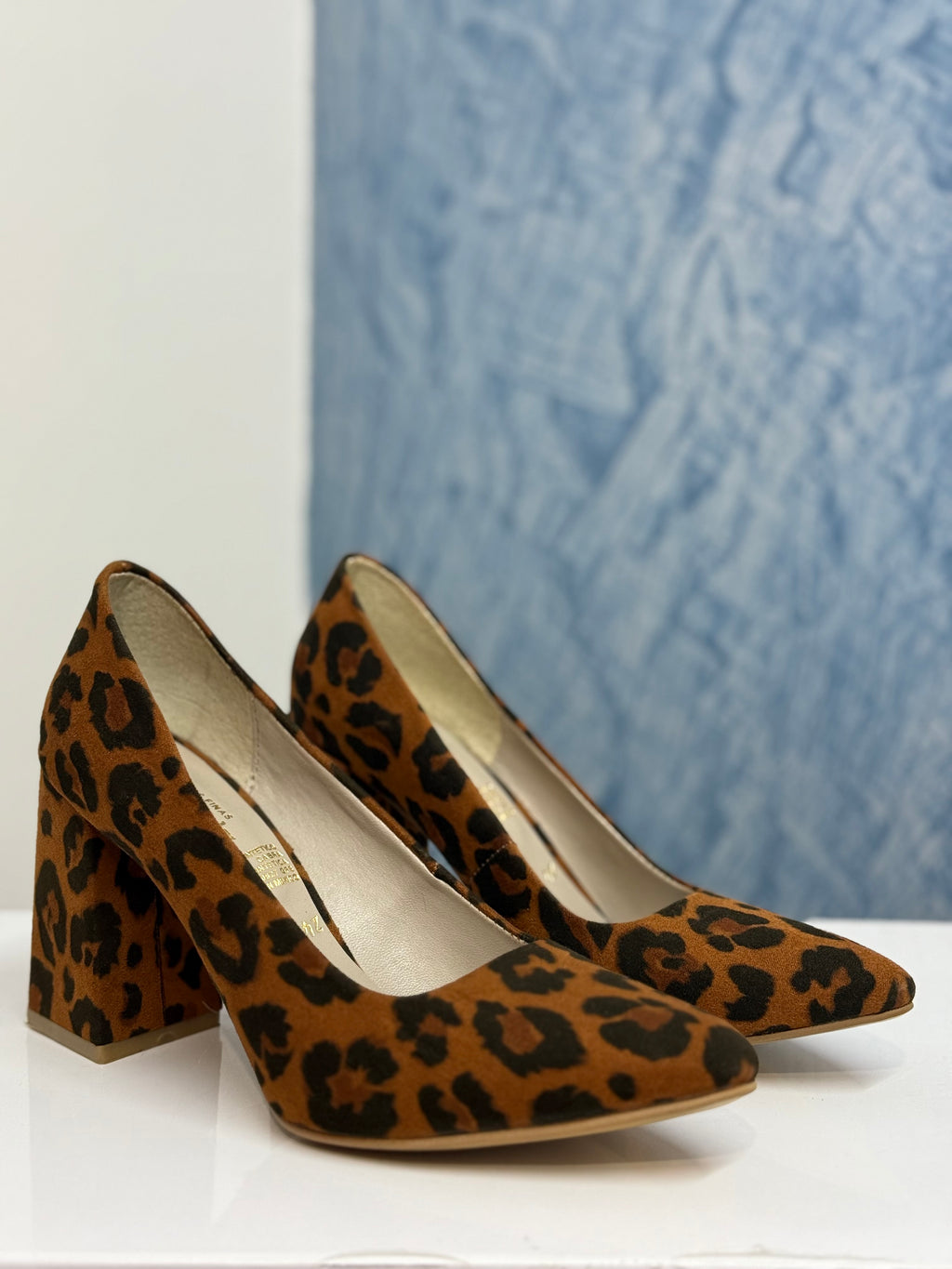 Zapatilla tacón ancho animal print