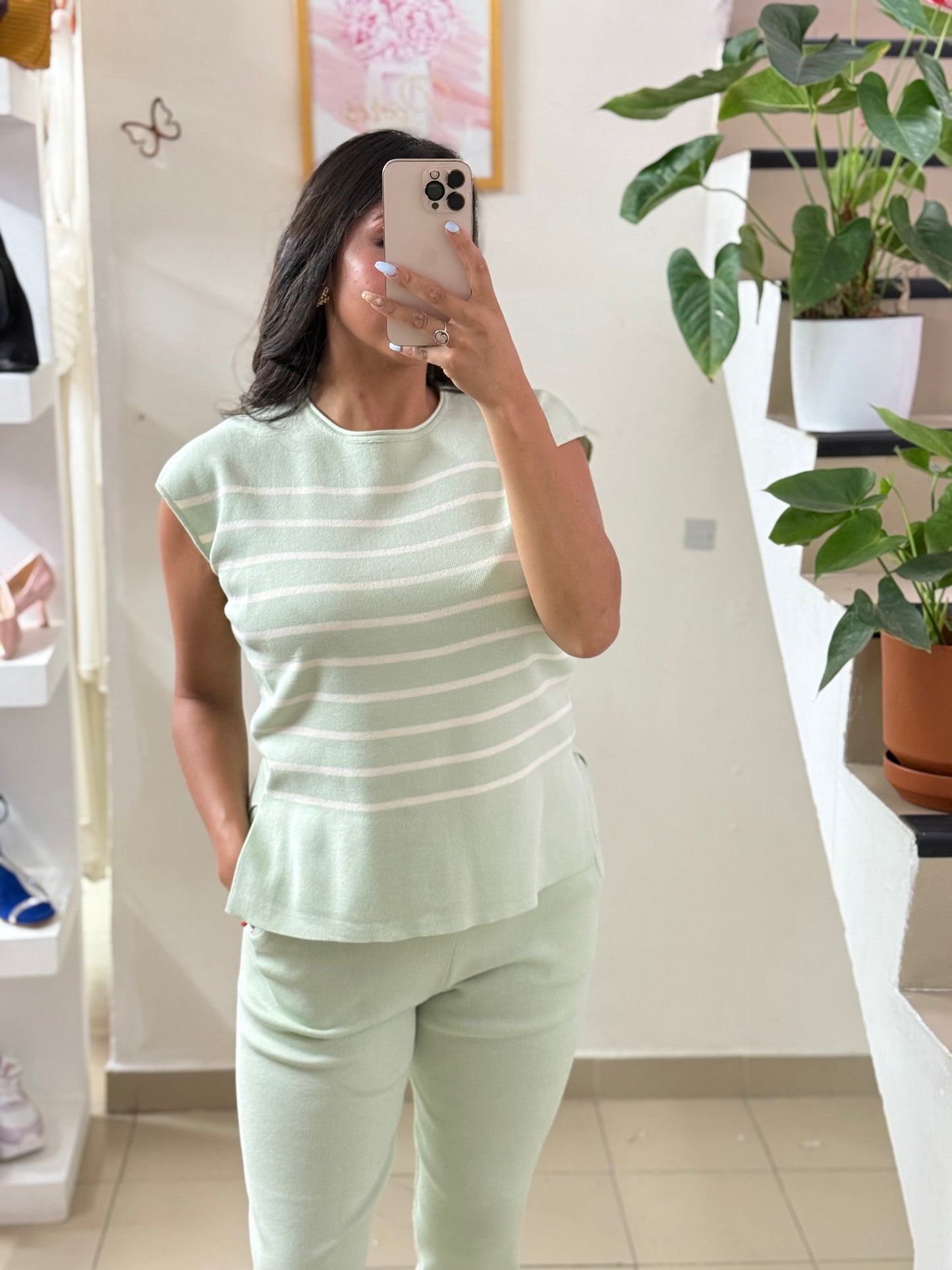 Conjunto chaleco con rayas y pantalón bolsas