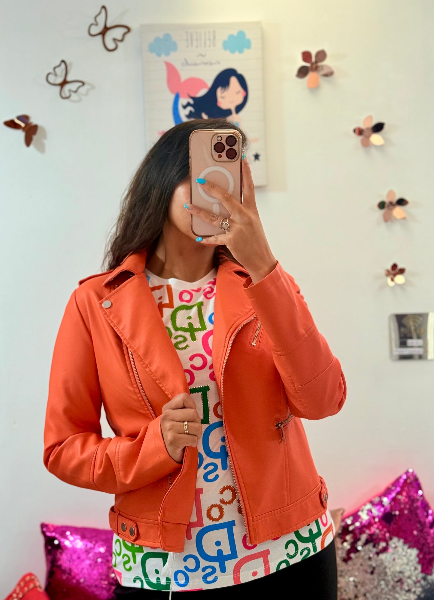 Chamarra tipo piel naranja neón