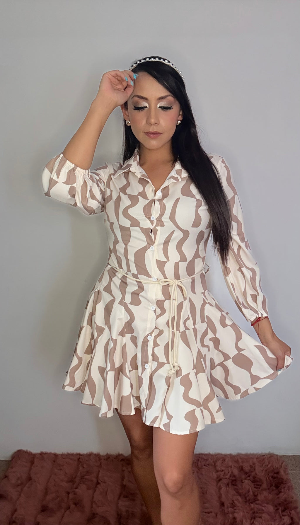 Vestido corto estampado corte A con cinta en cintura