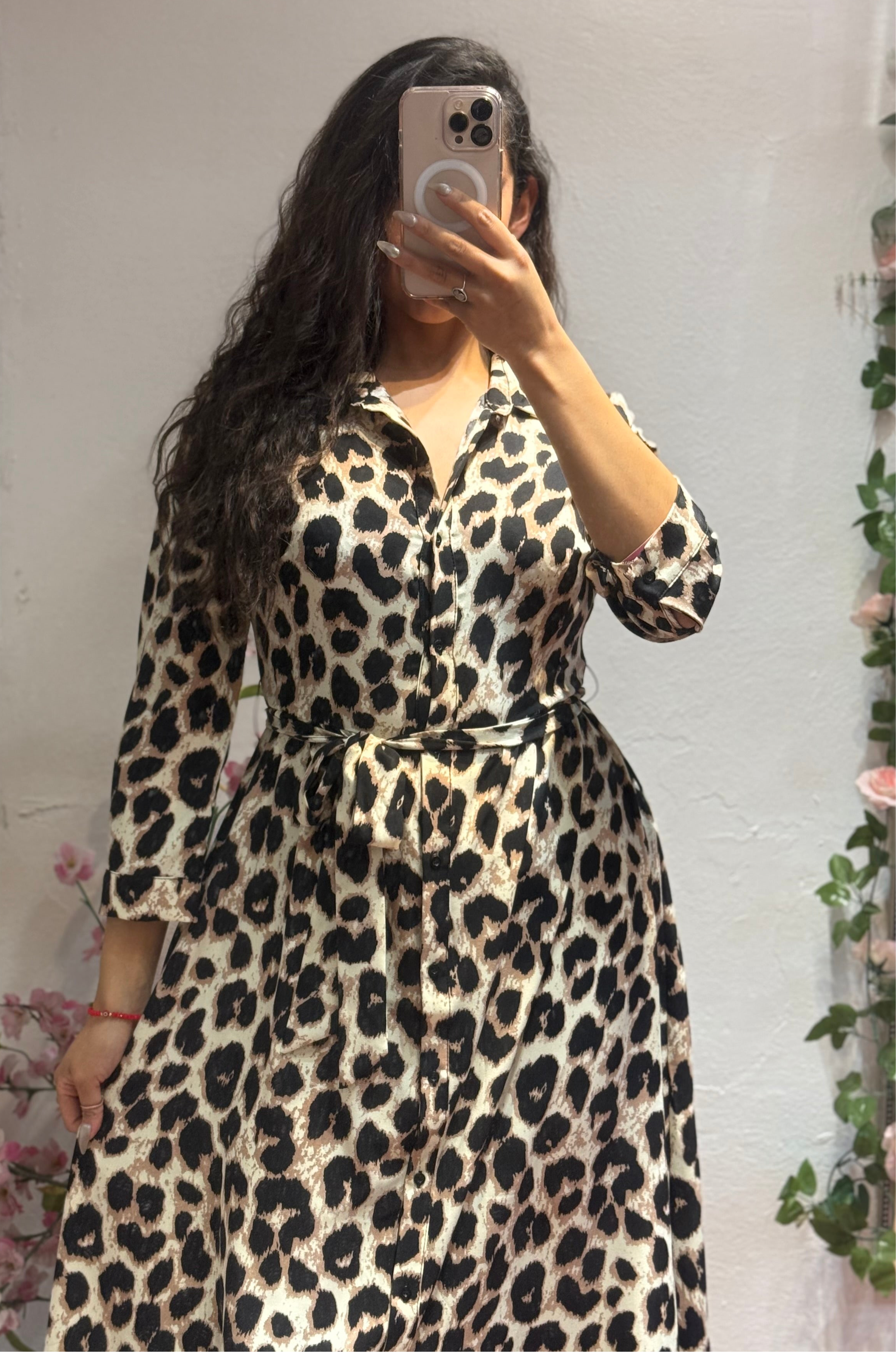 Vestido largo manga larga camisero con cinta estampado animal print
