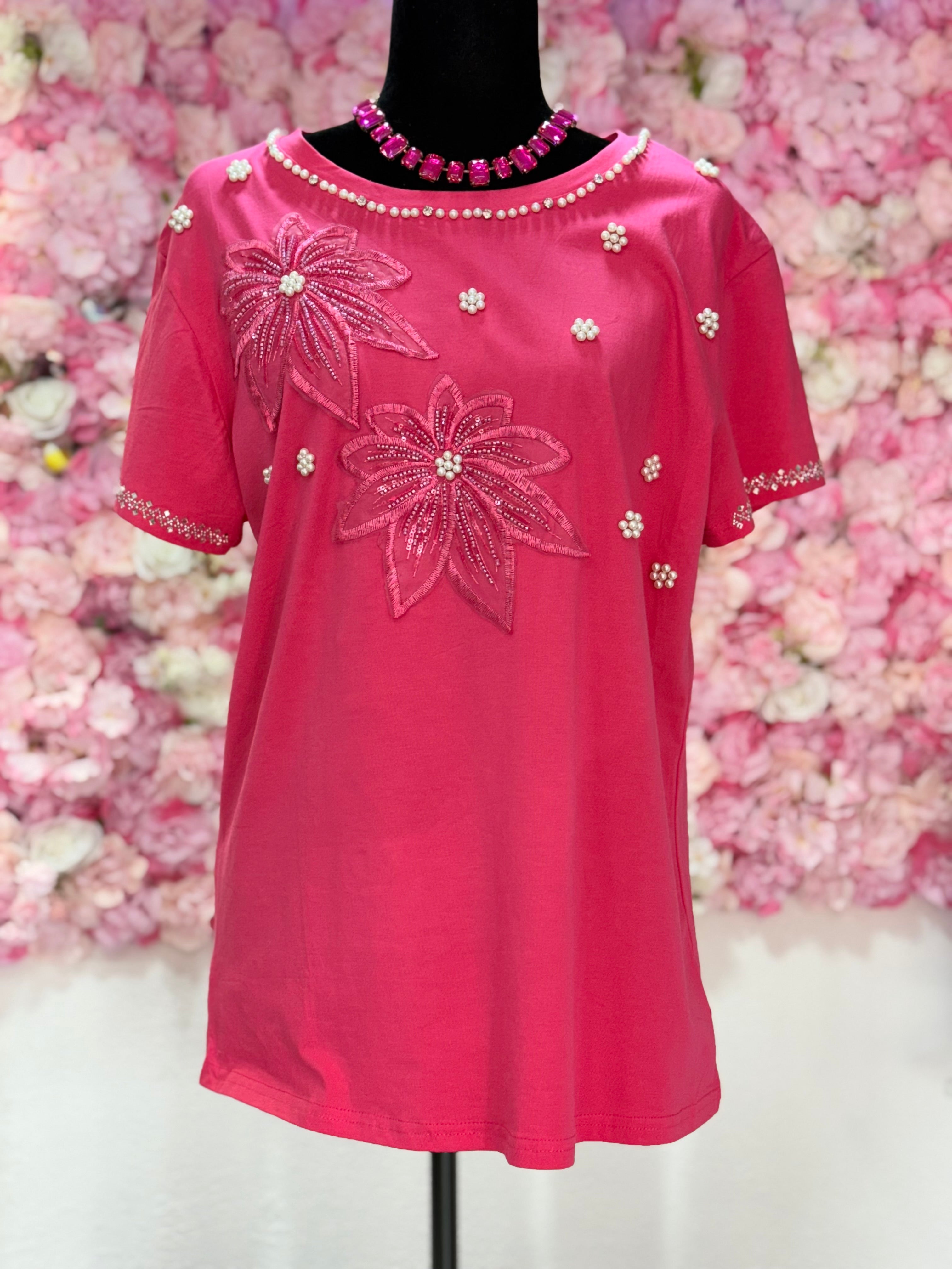 Playera con bordado de flores y piedras elegante