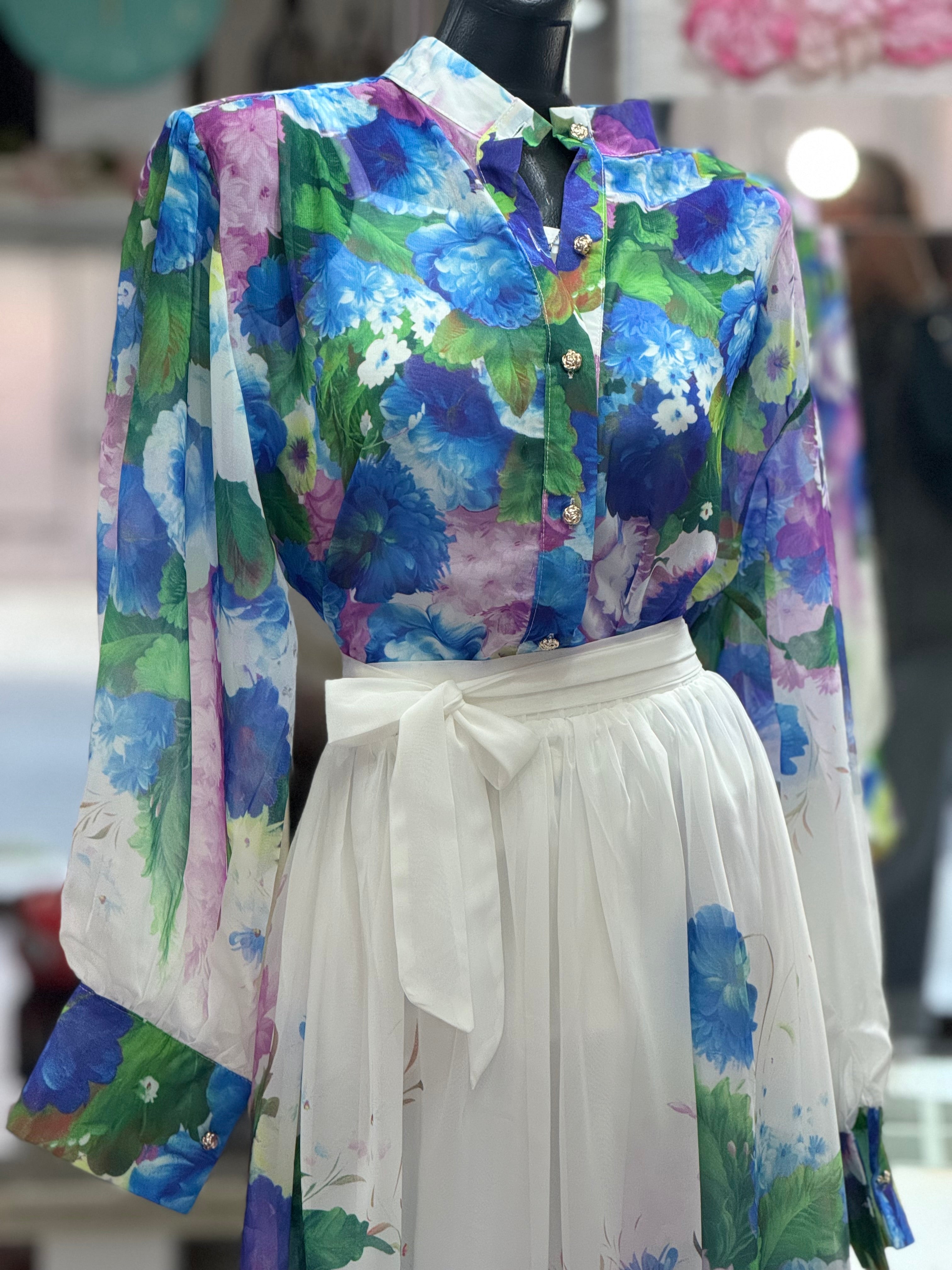 Conjunto floral 3 piezas, blusa, básica y falda