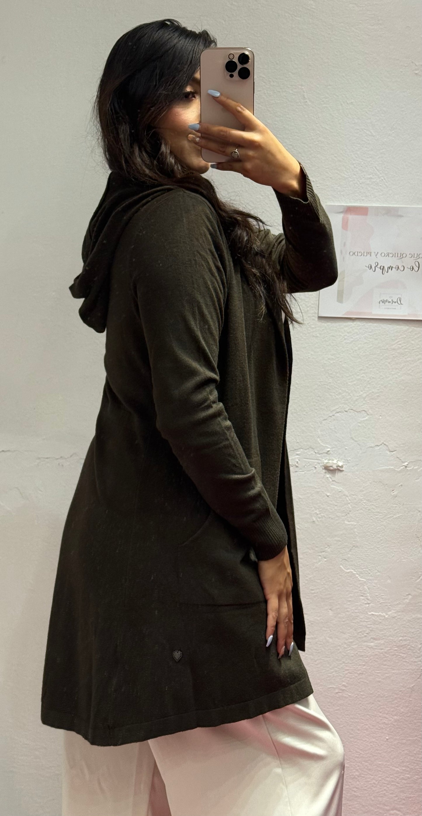 Suéter largo con gorrita