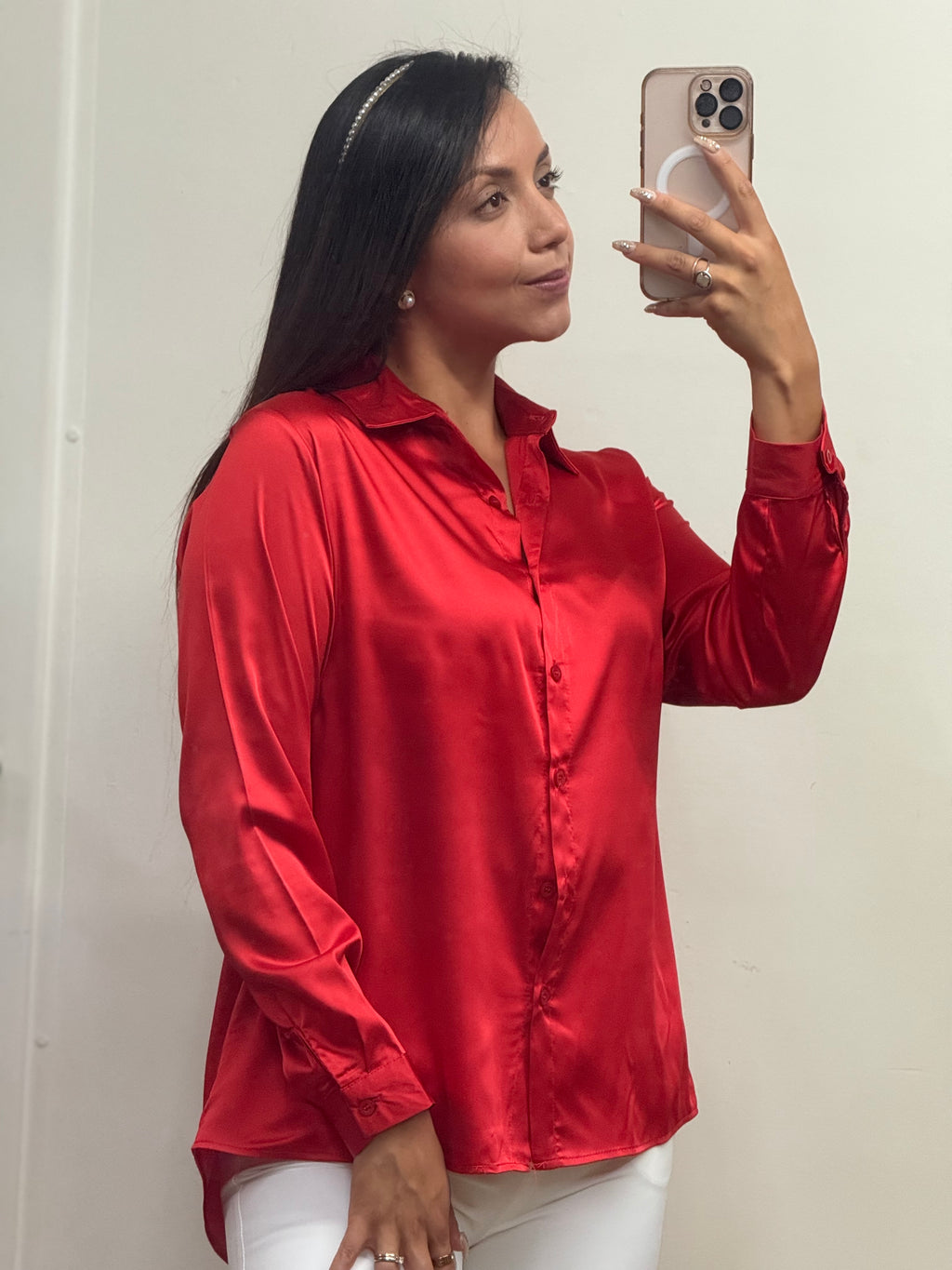 Blusa satinada elegante