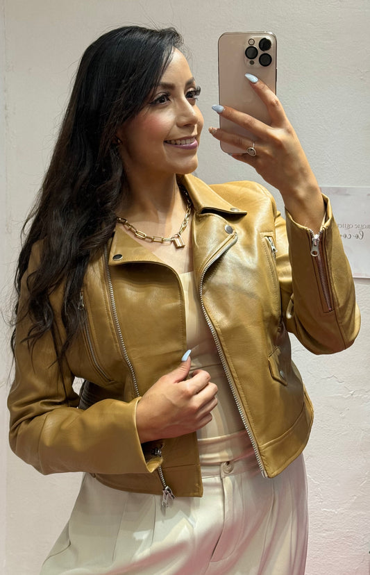 Chamarra corta cuero