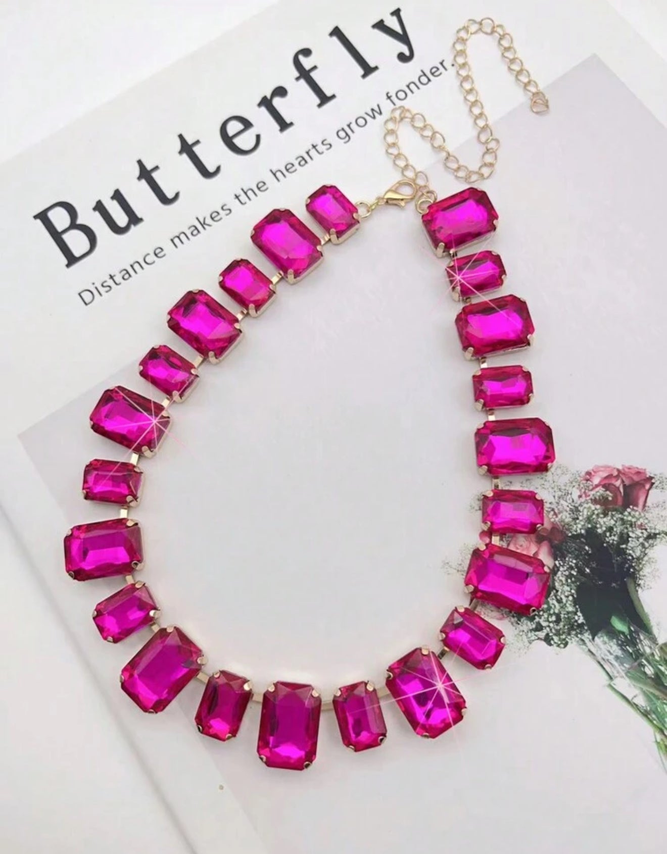 Collar de piedras llamativas mujer