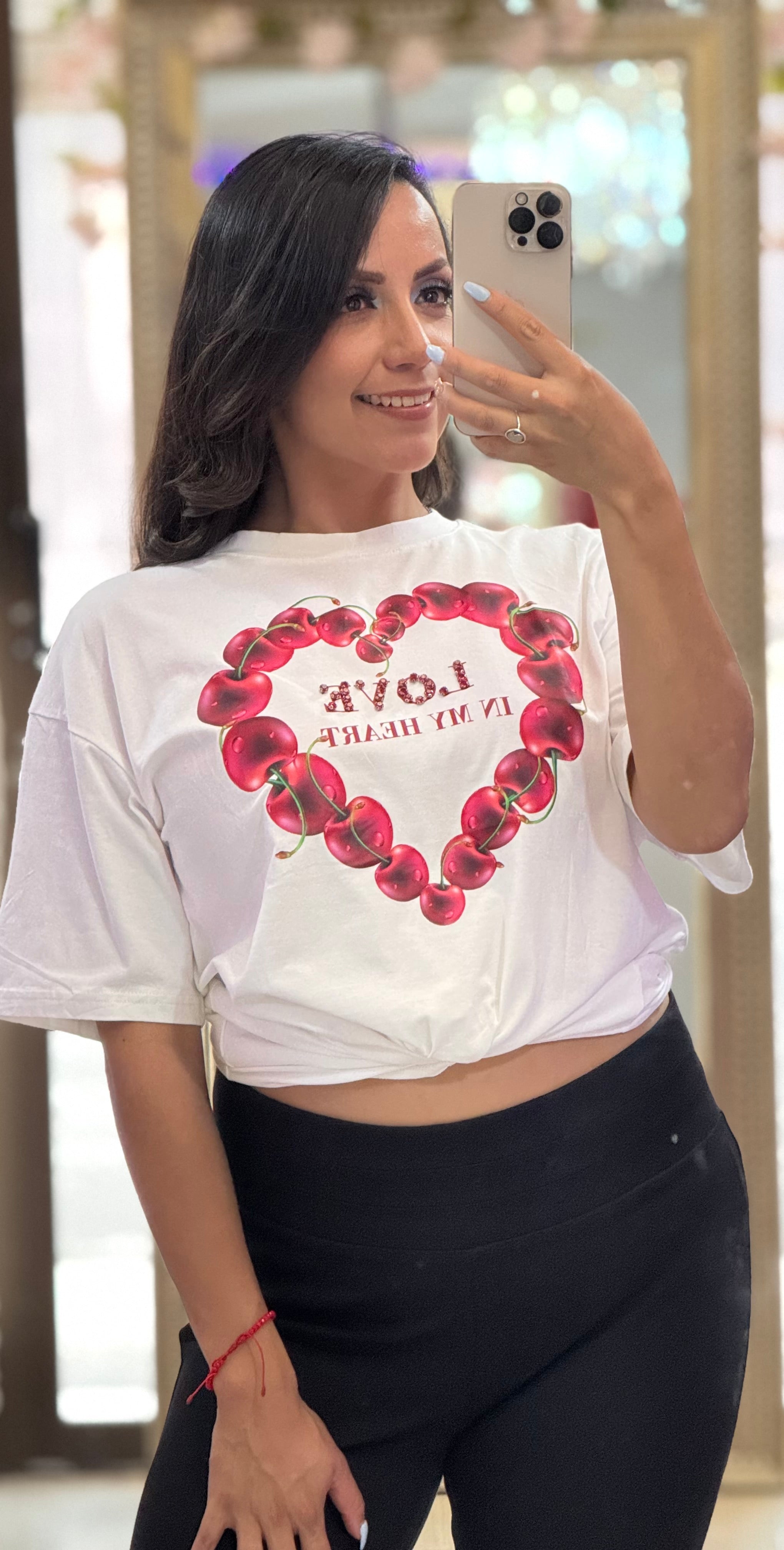 Playera cereza con pedrería