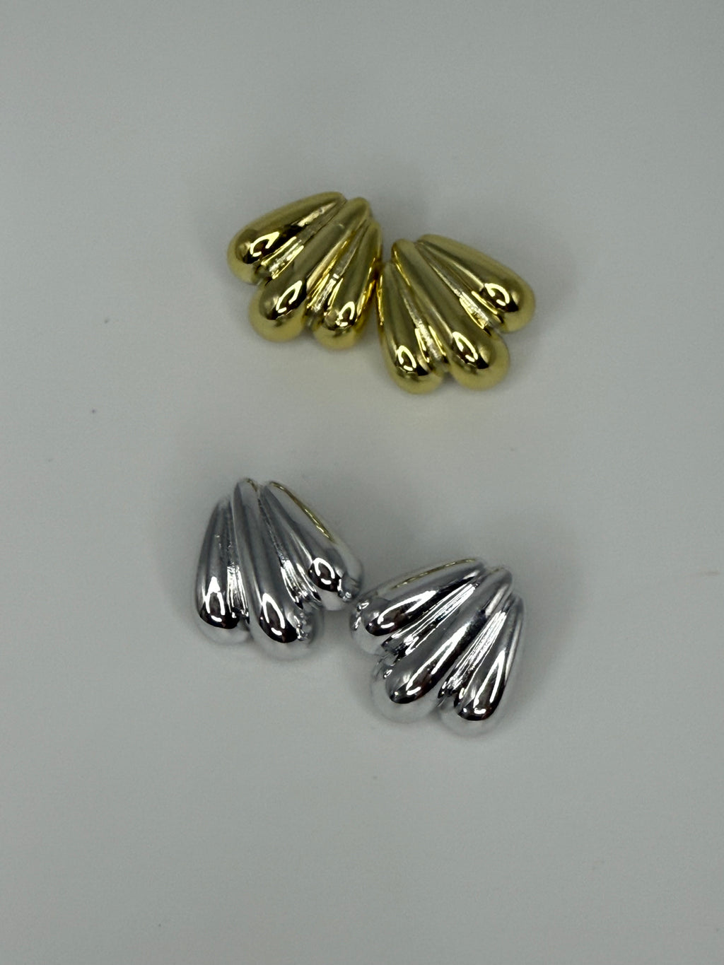 Aretes chunky dorados y plateados