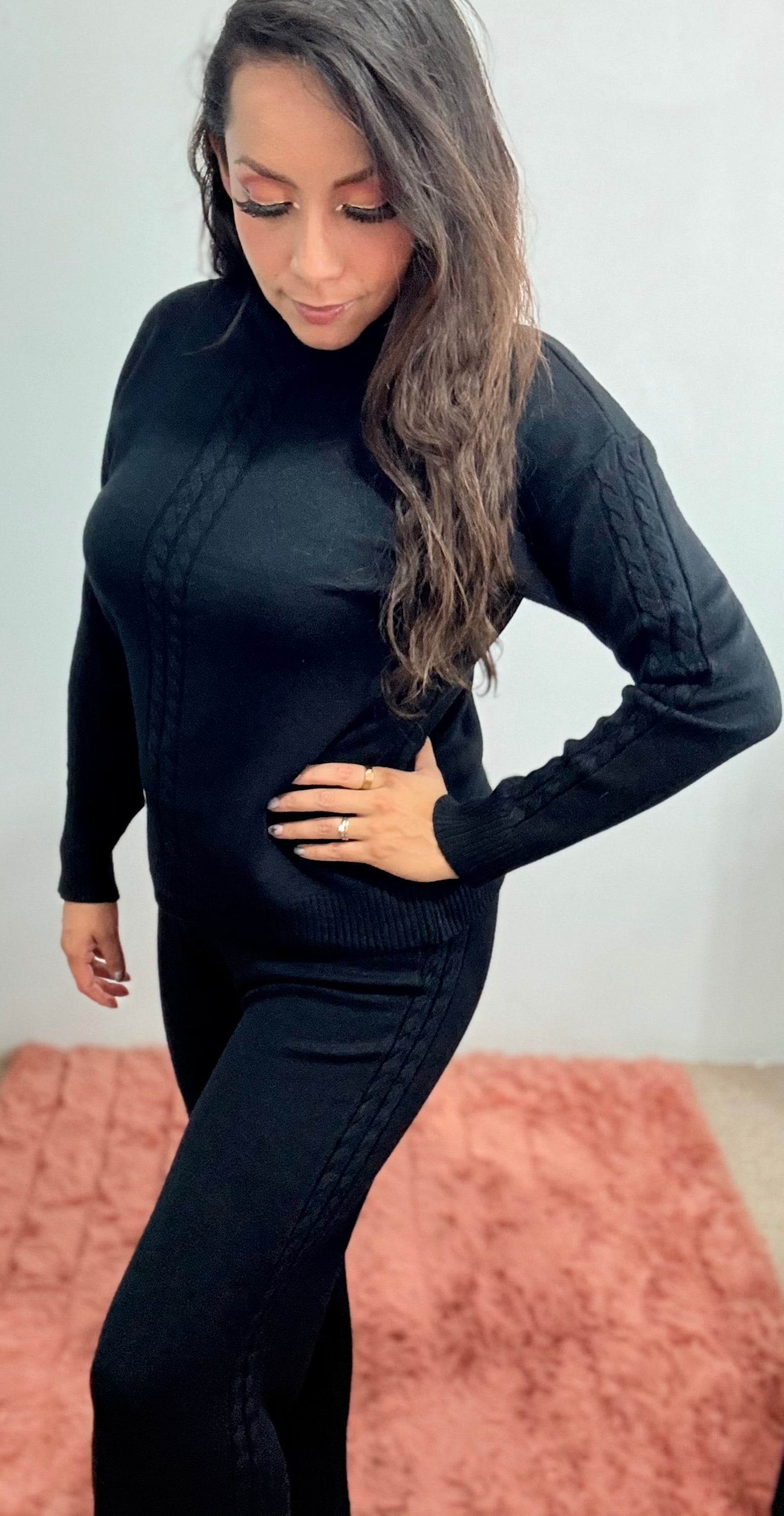 Conjunto suéter y pantalón negro