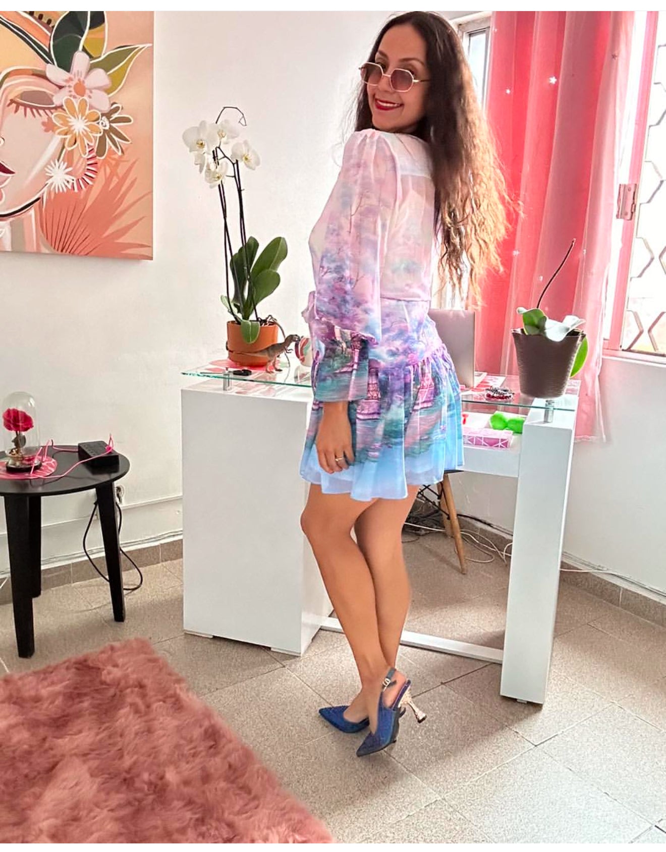 Vestido corto estampado paisaje con cinta en cintura