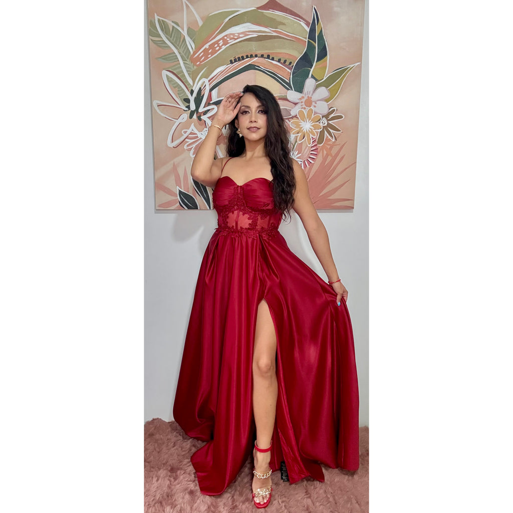 Vestido largo de tirantes con corset y abierta en pierna