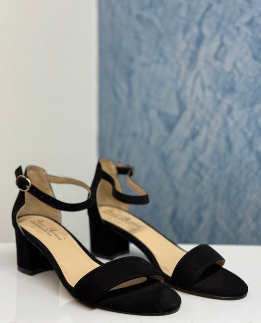 Sandalia tacón bajo