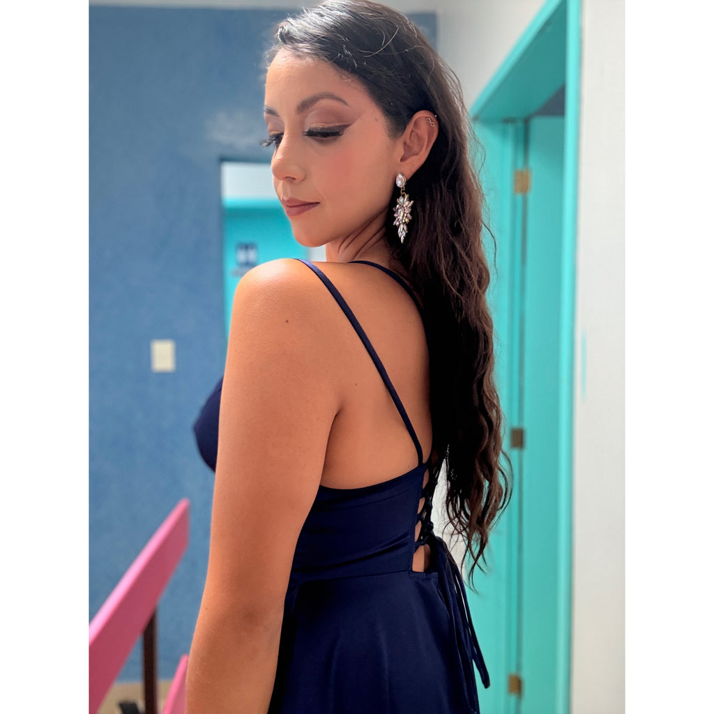 Vestido largo de tirantes  escote v con abierta en pierna