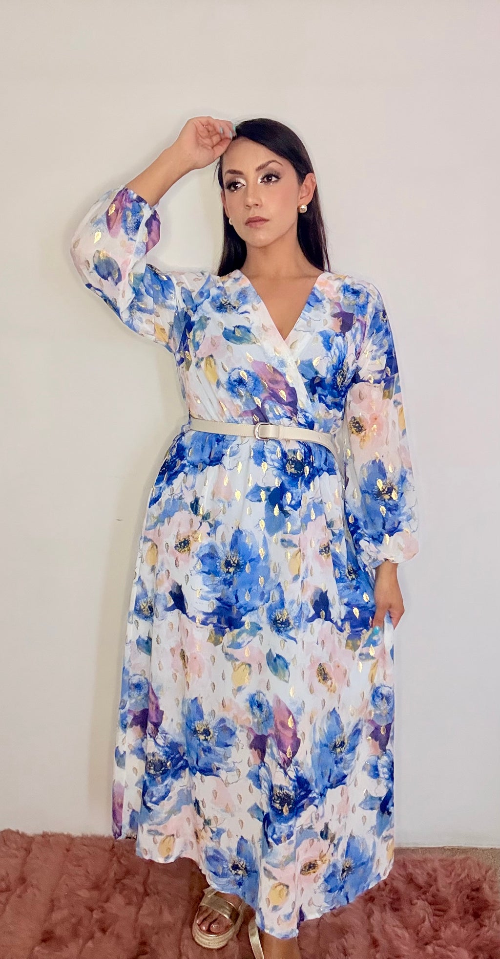 Vestido largo semifinal de manga larga en corte A