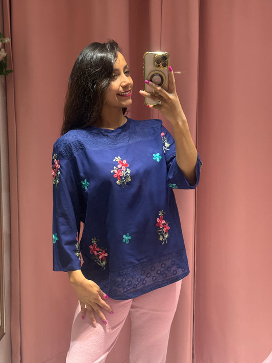 Blusa bordada flores