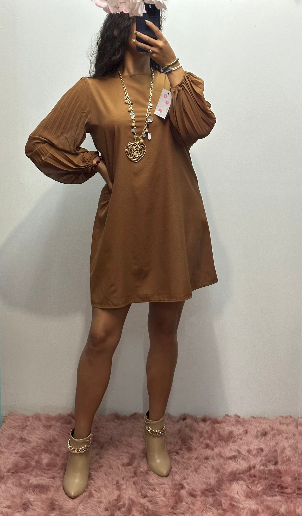 Vestido corte A manga tableada