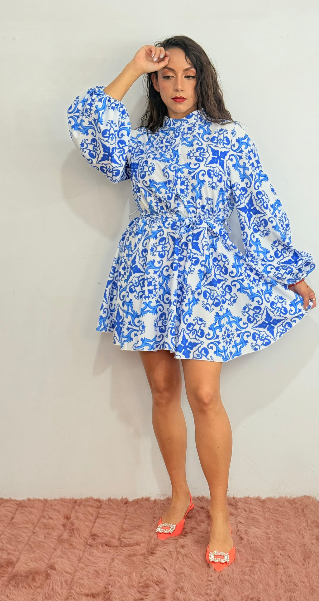 Vestido camisero estampado azul y cinta