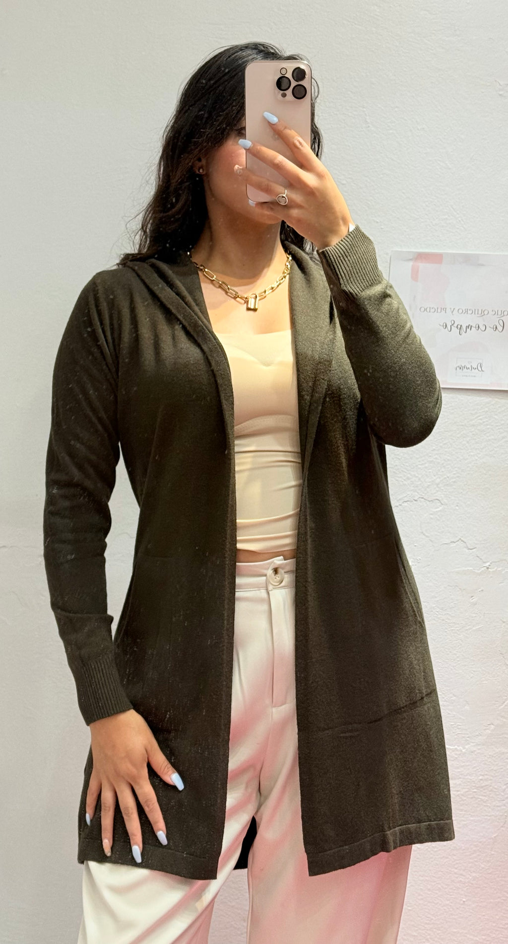 Suéter largo con gorrita