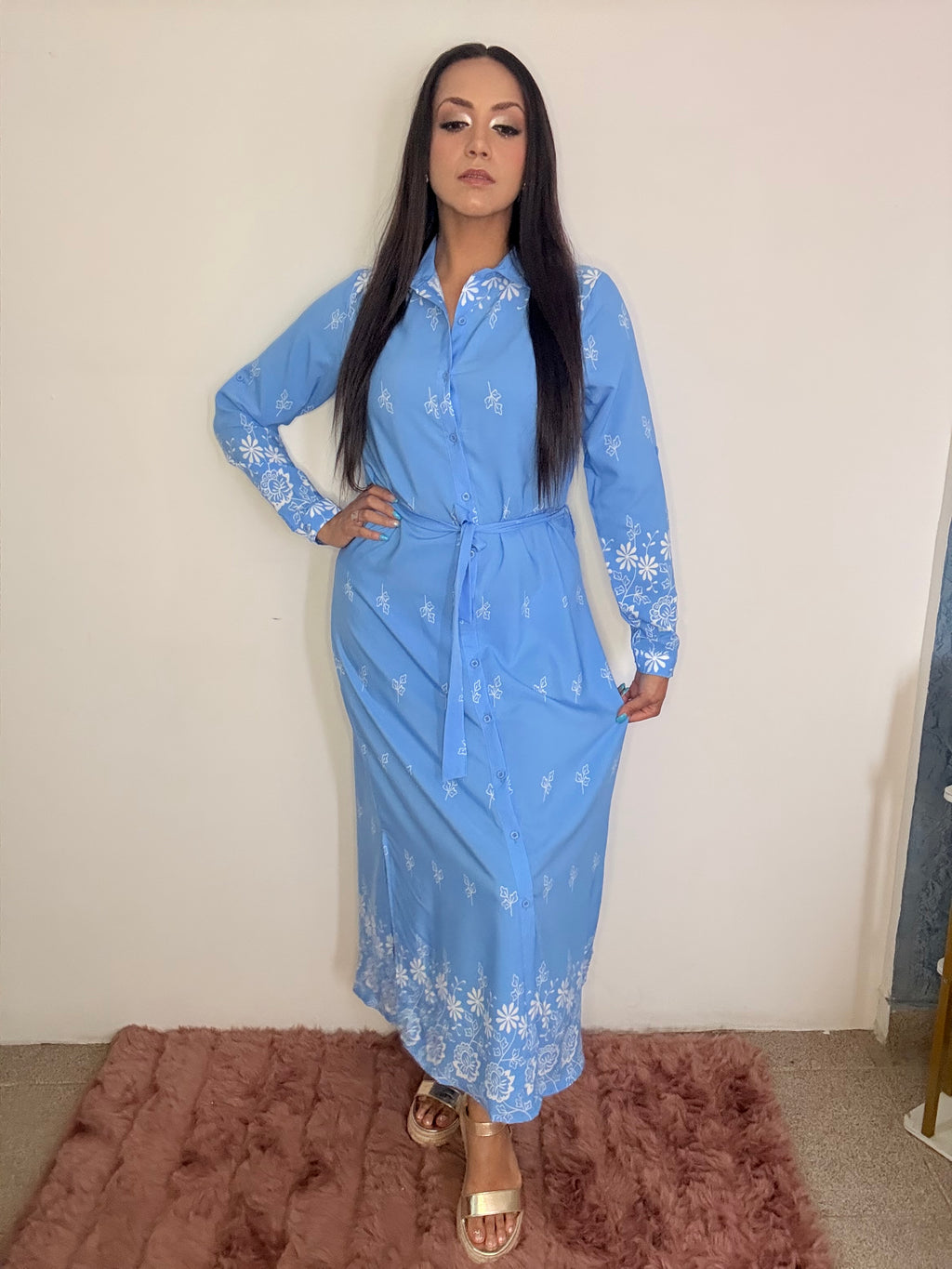 Vestido largo camisero de manga larga con cinta